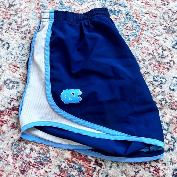 Nike UNC Chapel Hill Running Shorts - Picture 3 of 5